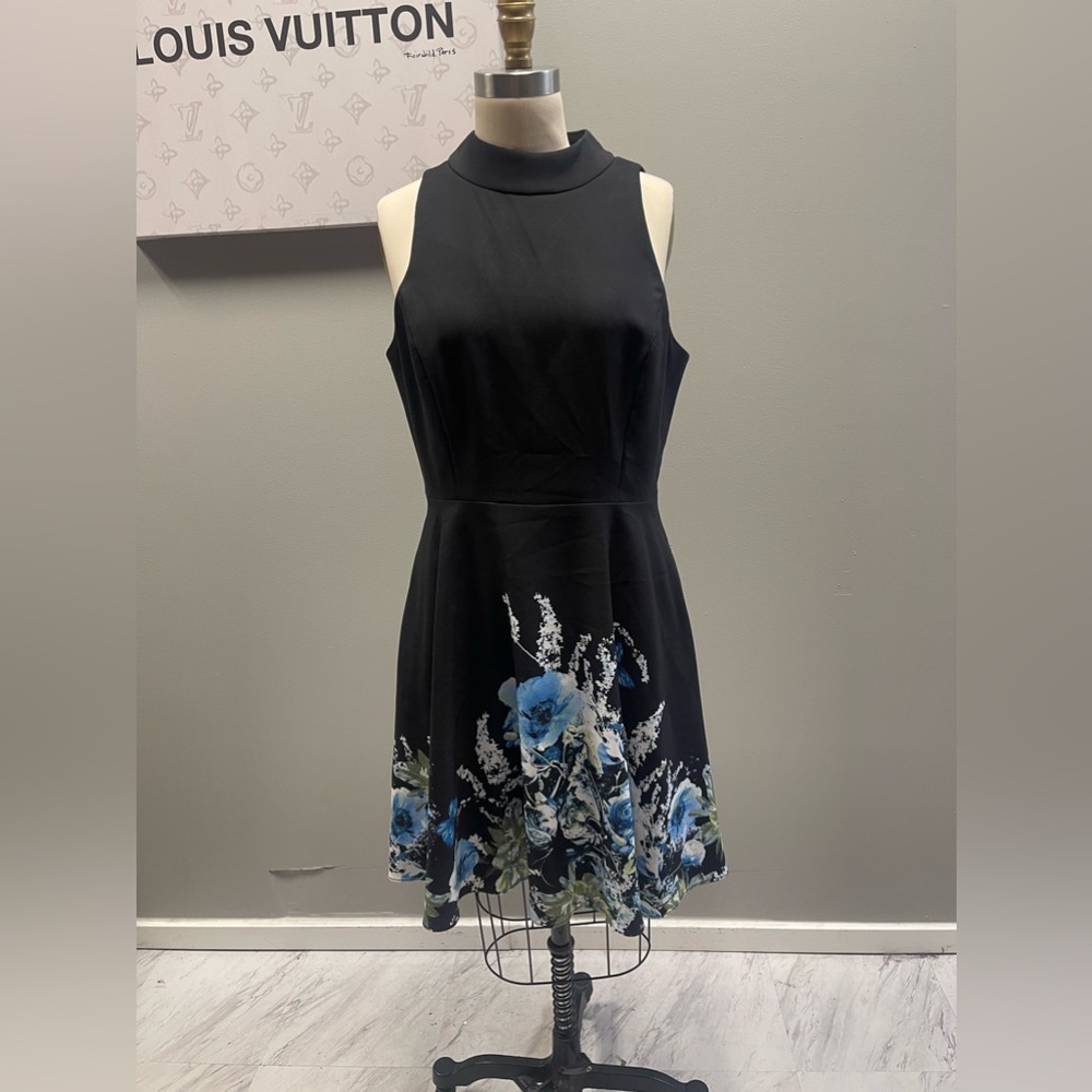 Tahari- petite black midi dress with floral design size 8 - Picture 2 of 4